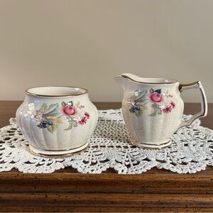 Sadler Sugar Bowl & Creamer Set #3540 Vintage Tea Set Rose and Berry Gold Trim